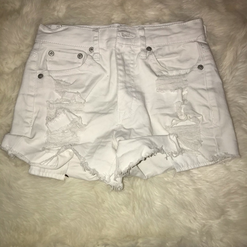 White Aeropostale shorts